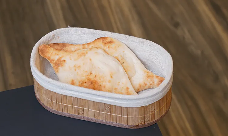 Stone-baked sesame bread rolls (8 pieces)